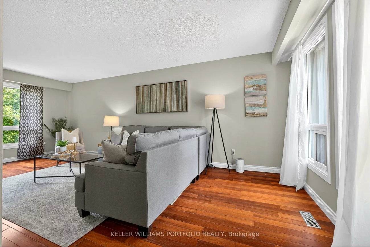 900, Dundas, Erindale, Mississauga