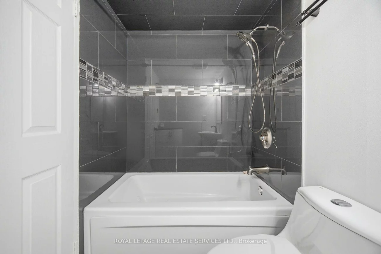 250, Webb, City Centre, Mississauga
