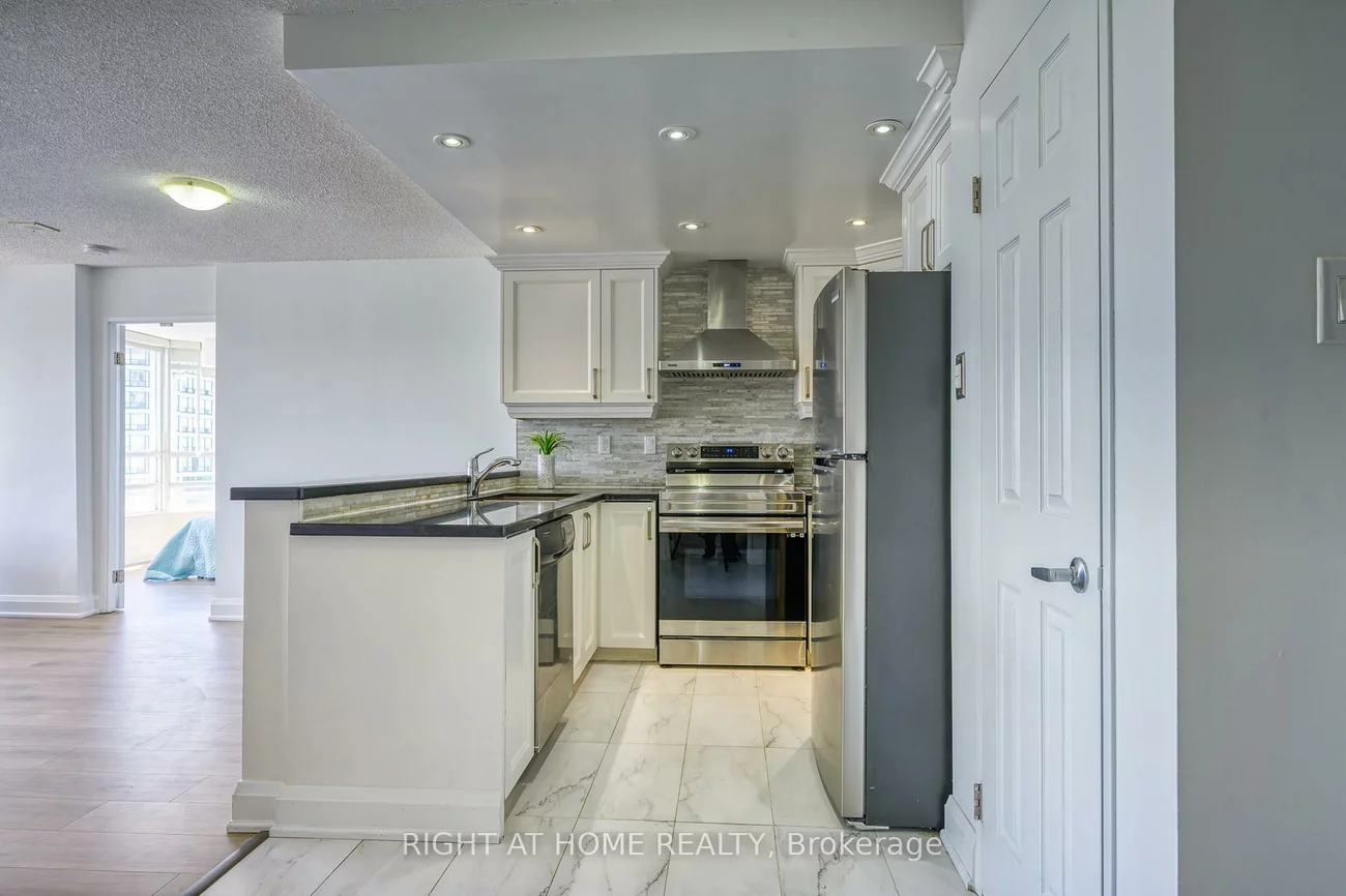 50, Kingsbridge Garden, Hurontario, Mississauga