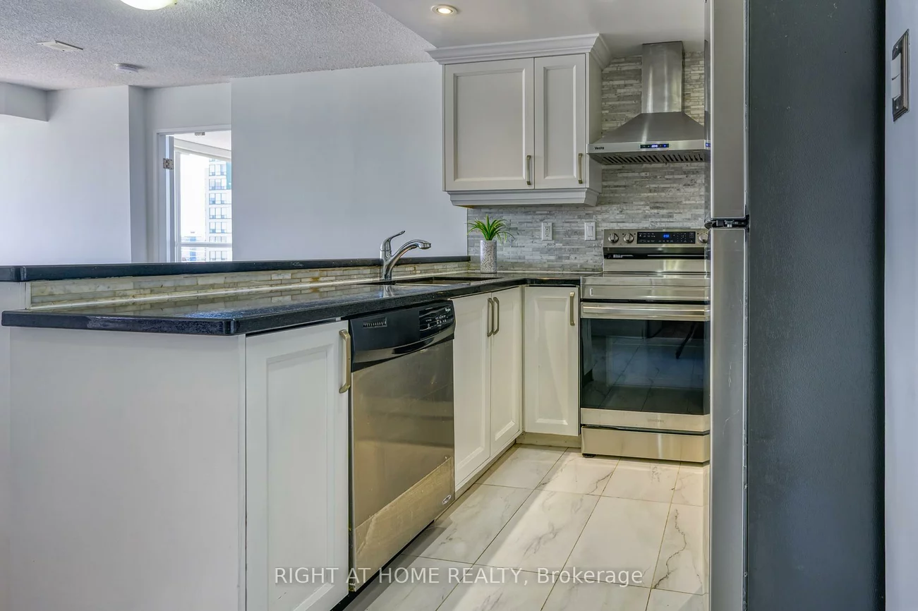 50, Kingsbridge Garden, Hurontario, Mississauga