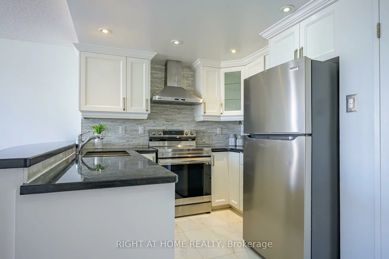 50, Kingsbridge Garden, Hurontario, Mississauga