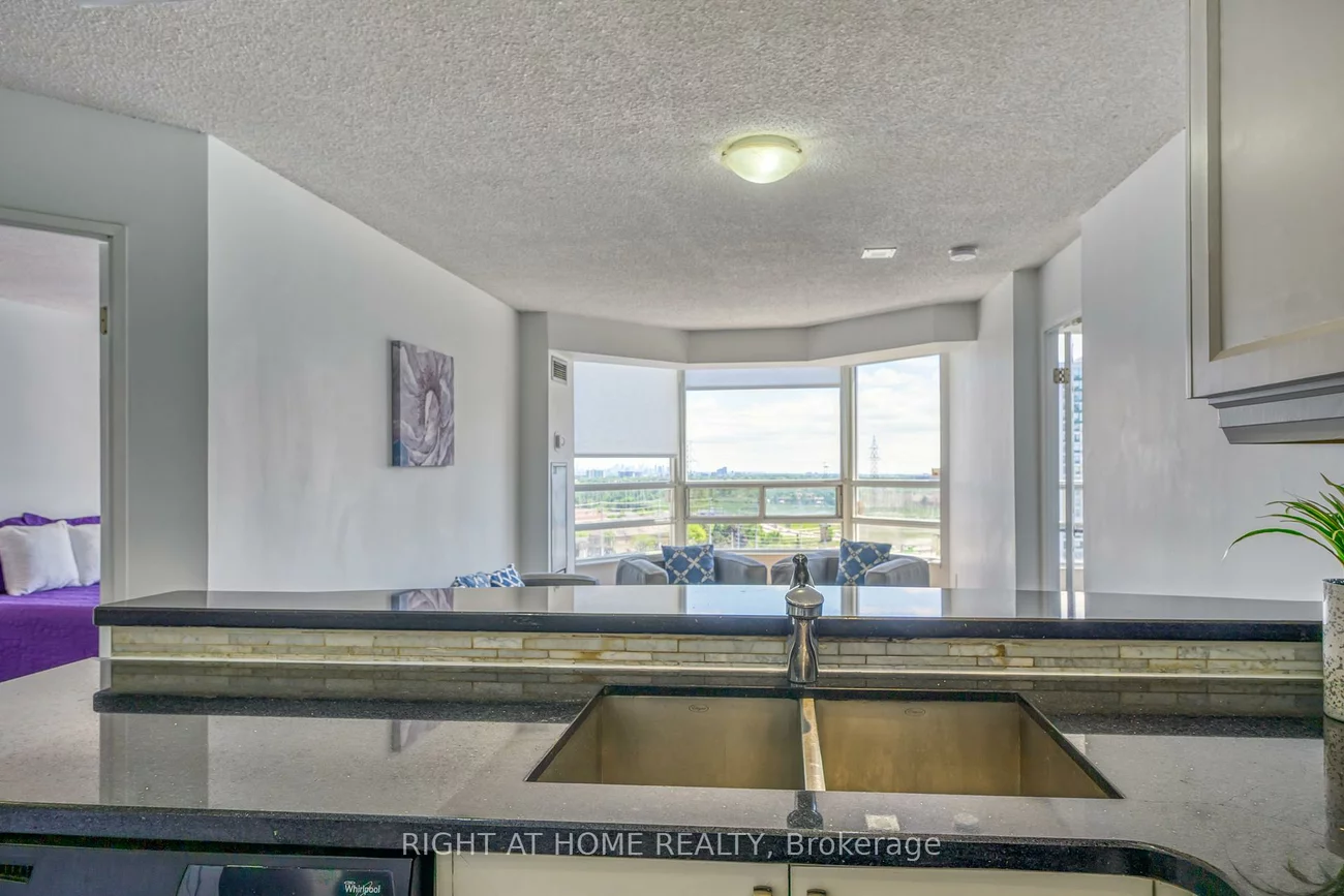 50, Kingsbridge Garden, Hurontario, Mississauga