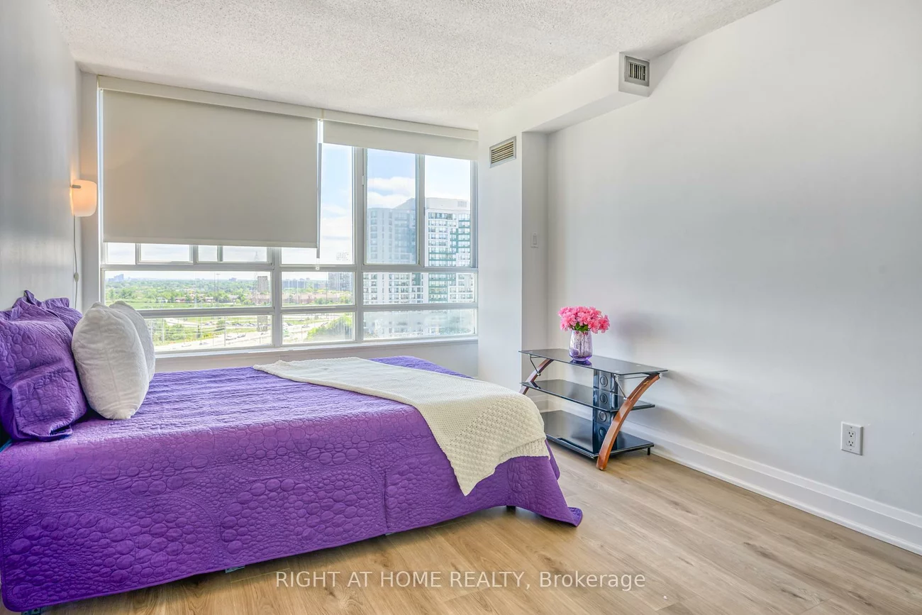 50, Kingsbridge Garden, Hurontario, Mississauga