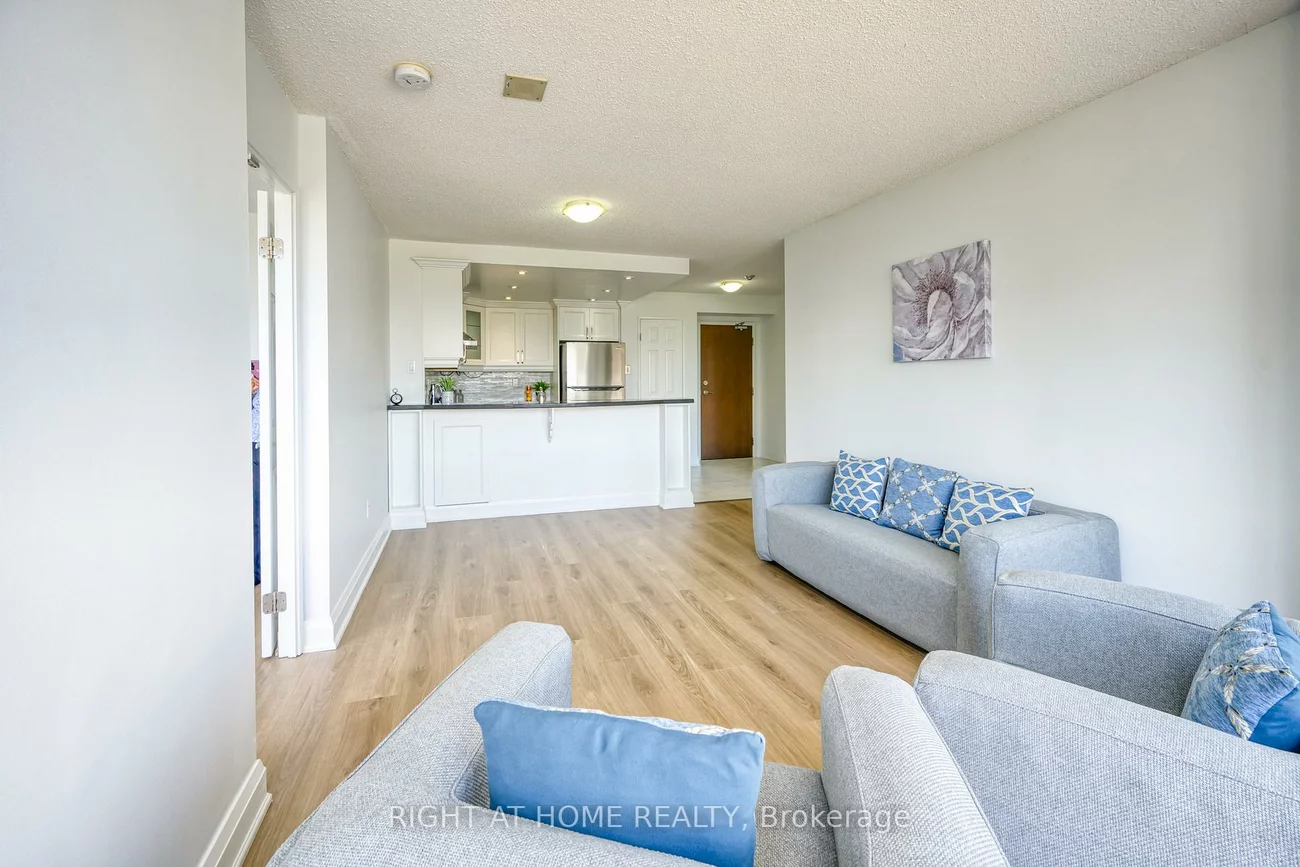 50, Kingsbridge Garden, Hurontario, Mississauga