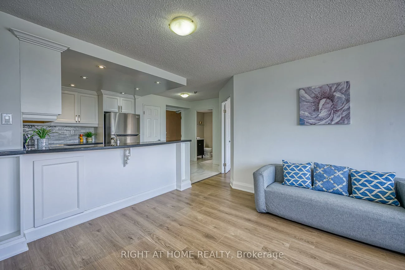50, Kingsbridge Garden, Hurontario, Mississauga