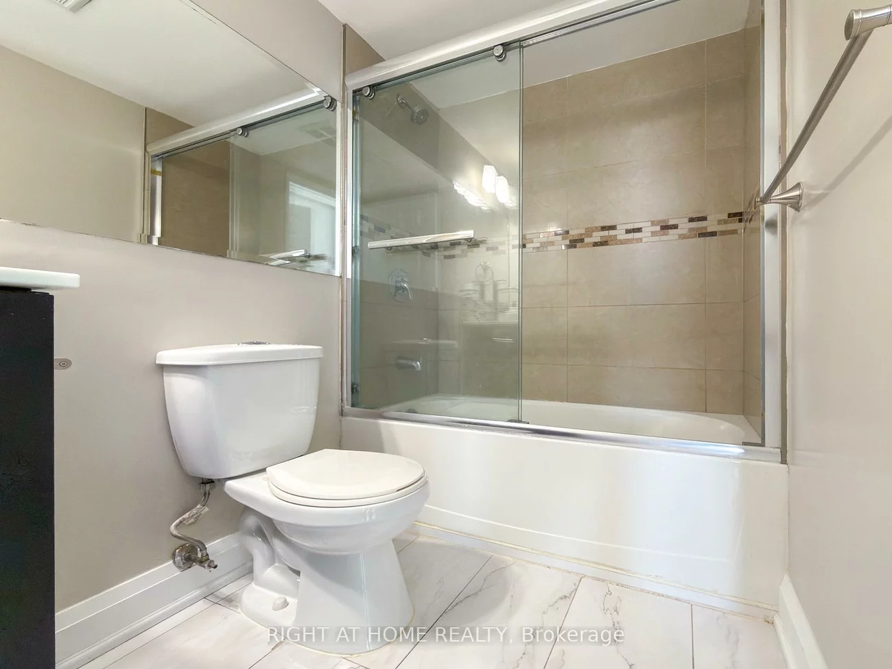 50, Kingsbridge Garden, Hurontario, Mississauga