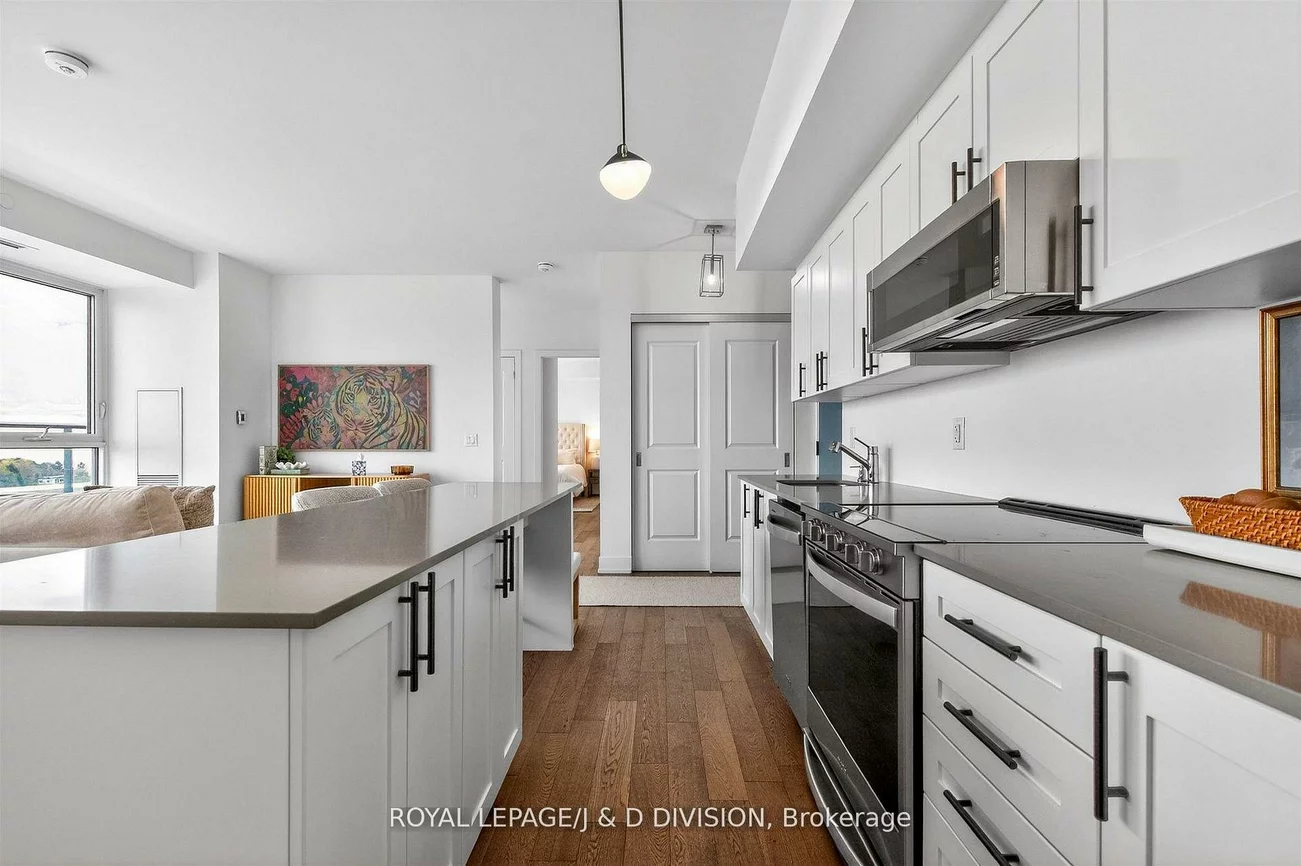 1063, Douglas McCurdy, Lakeview, Mississauga