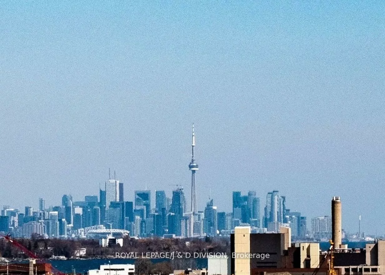 1063, Douglas McCurdy, Lakeview, Mississauga