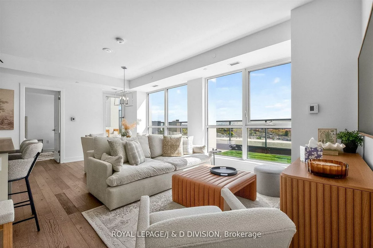 1063, Douglas McCurdy, Lakeview, Mississauga