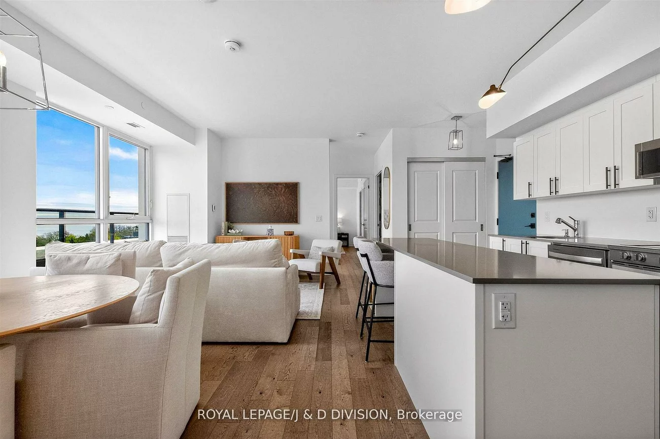 1063, Douglas McCurdy, Lakeview, Mississauga
