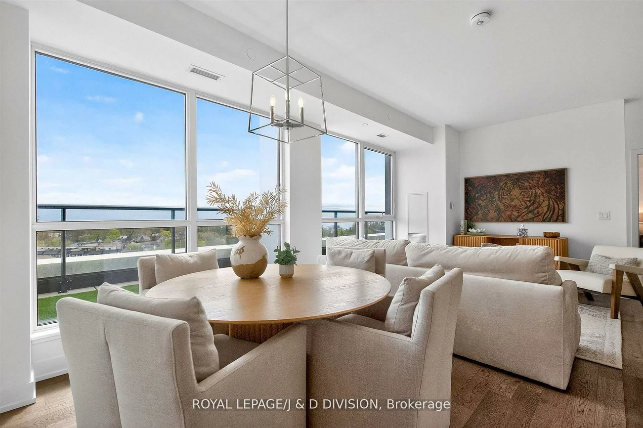 1063, Douglas McCurdy, Lakeview, Mississauga