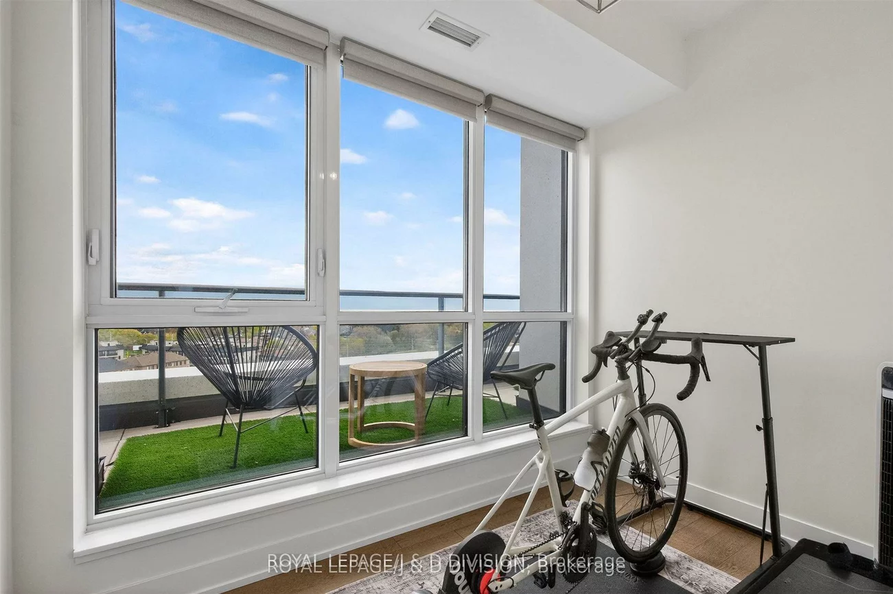 1063, Douglas McCurdy, Lakeview, Mississauga