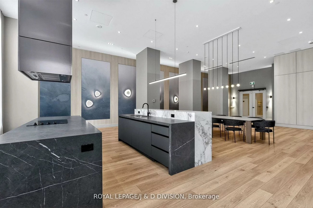 1063, Douglas McCurdy, Lakeview, Mississauga