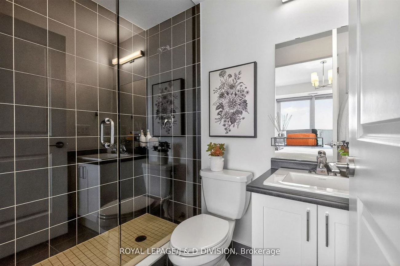 1063, Douglas McCurdy, Lakeview, Mississauga