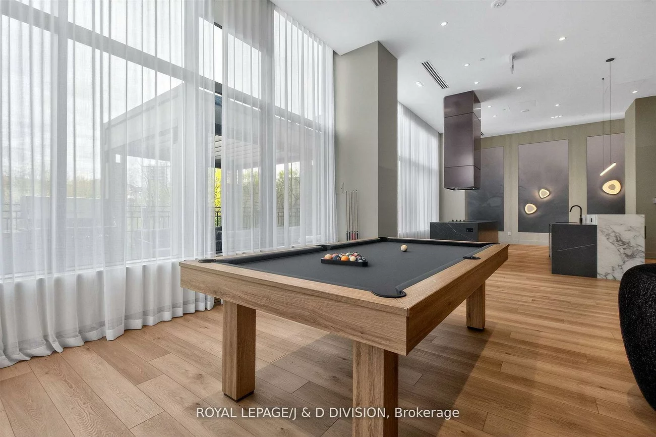 1063, Douglas McCurdy, Lakeview, Mississauga