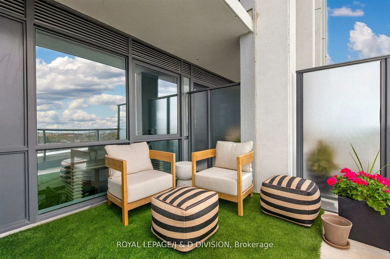 1063, Douglas McCurdy, Lakeview, Mississauga