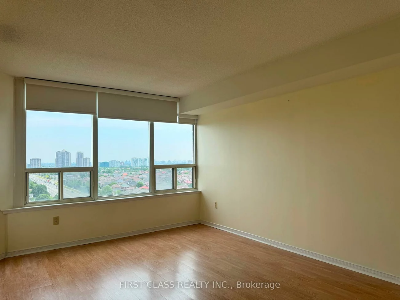 700, Constellation, Hurontario, Mississauga
