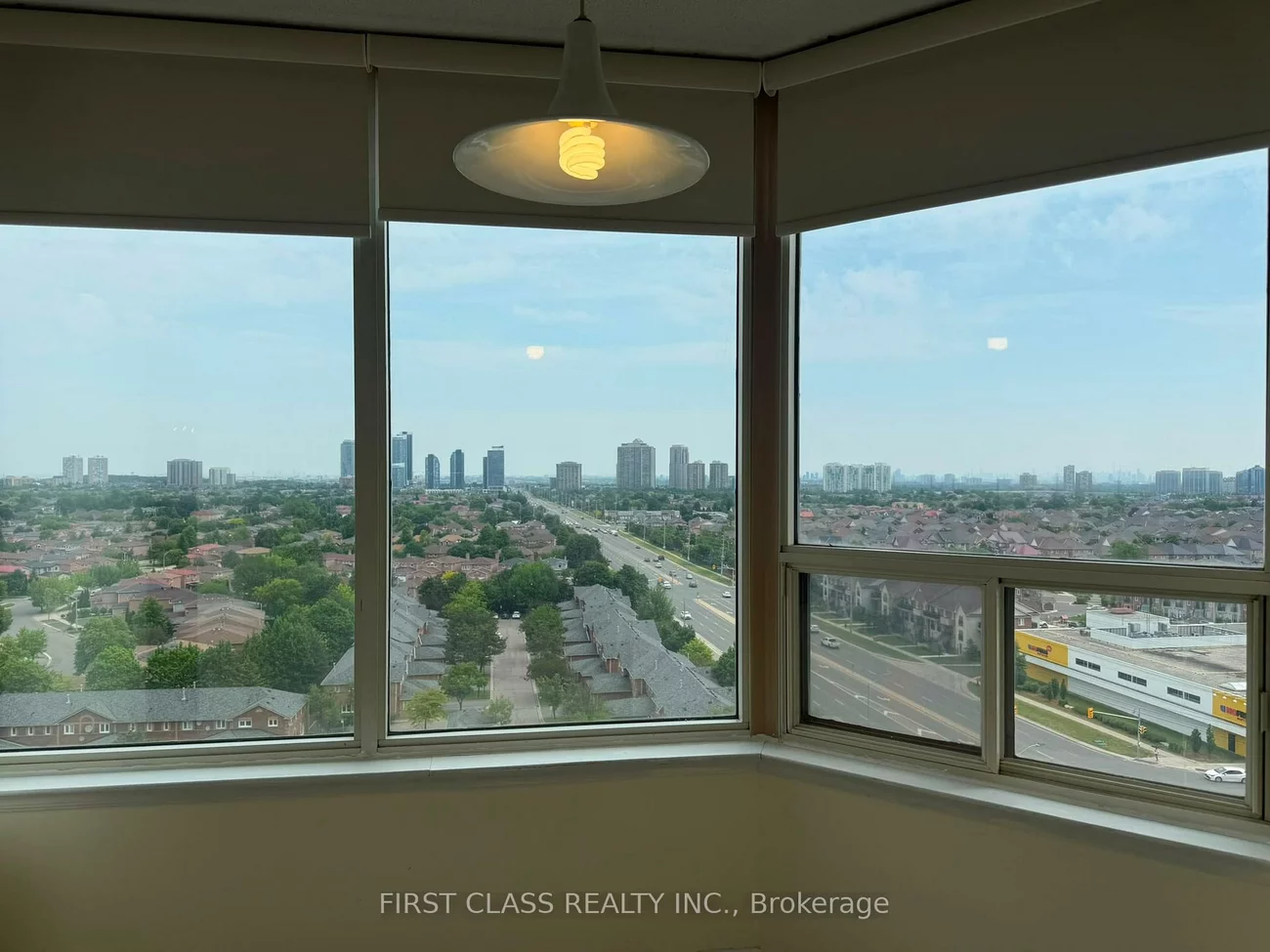 700, Constellation, Hurontario, Mississauga
