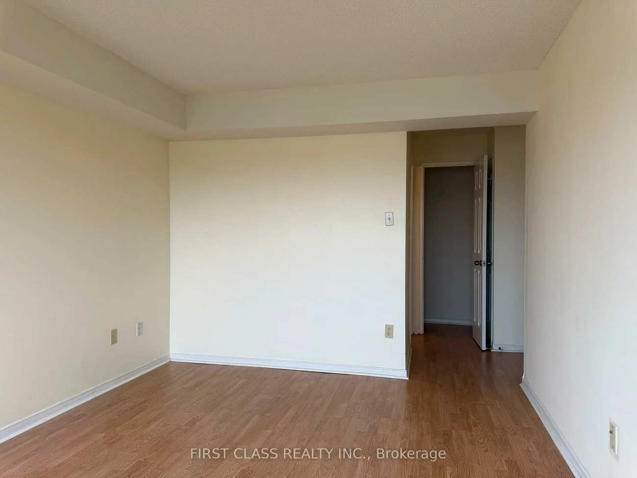700, Constellation, Hurontario, Mississauga