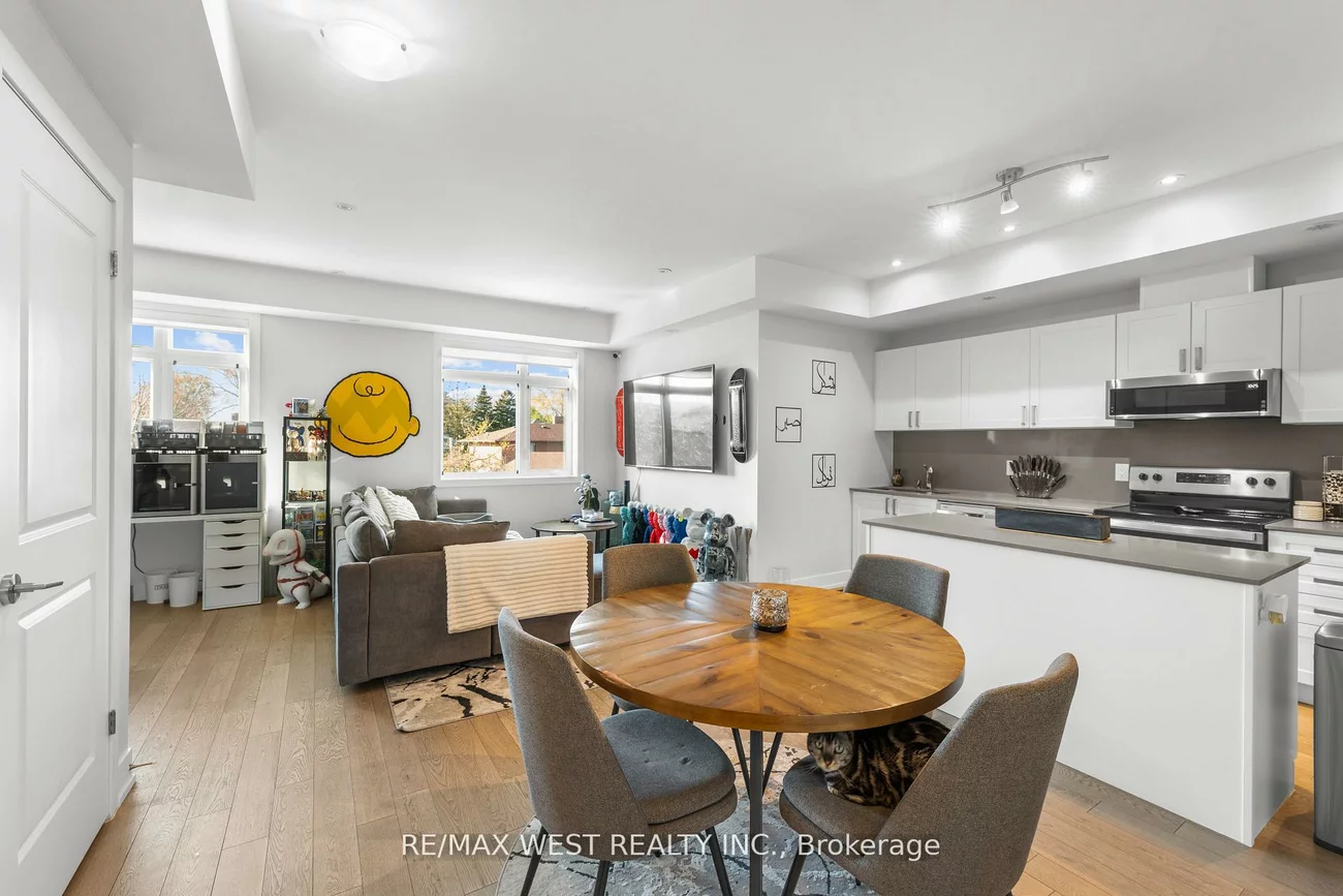 1062, Douglas McCurdy, Lakeview, Mississauga