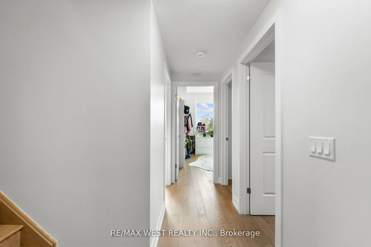 1062, Douglas McCurdy, Lakeview, Mississauga