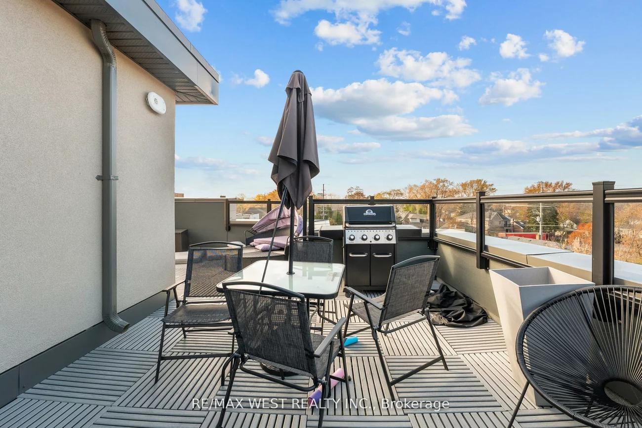 1062, Douglas McCurdy, Lakeview, Mississauga