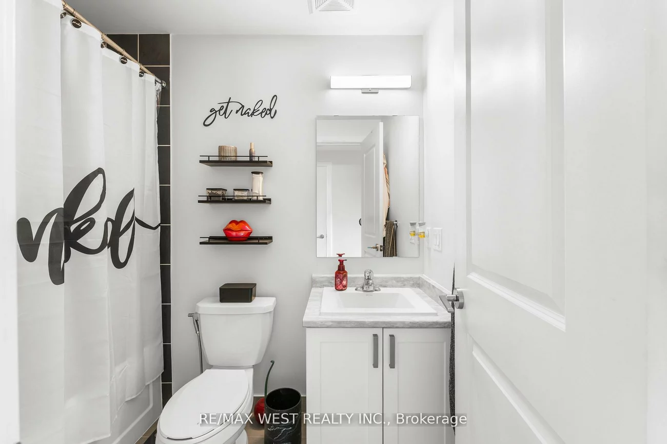 1062, Douglas McCurdy, Lakeview, Mississauga