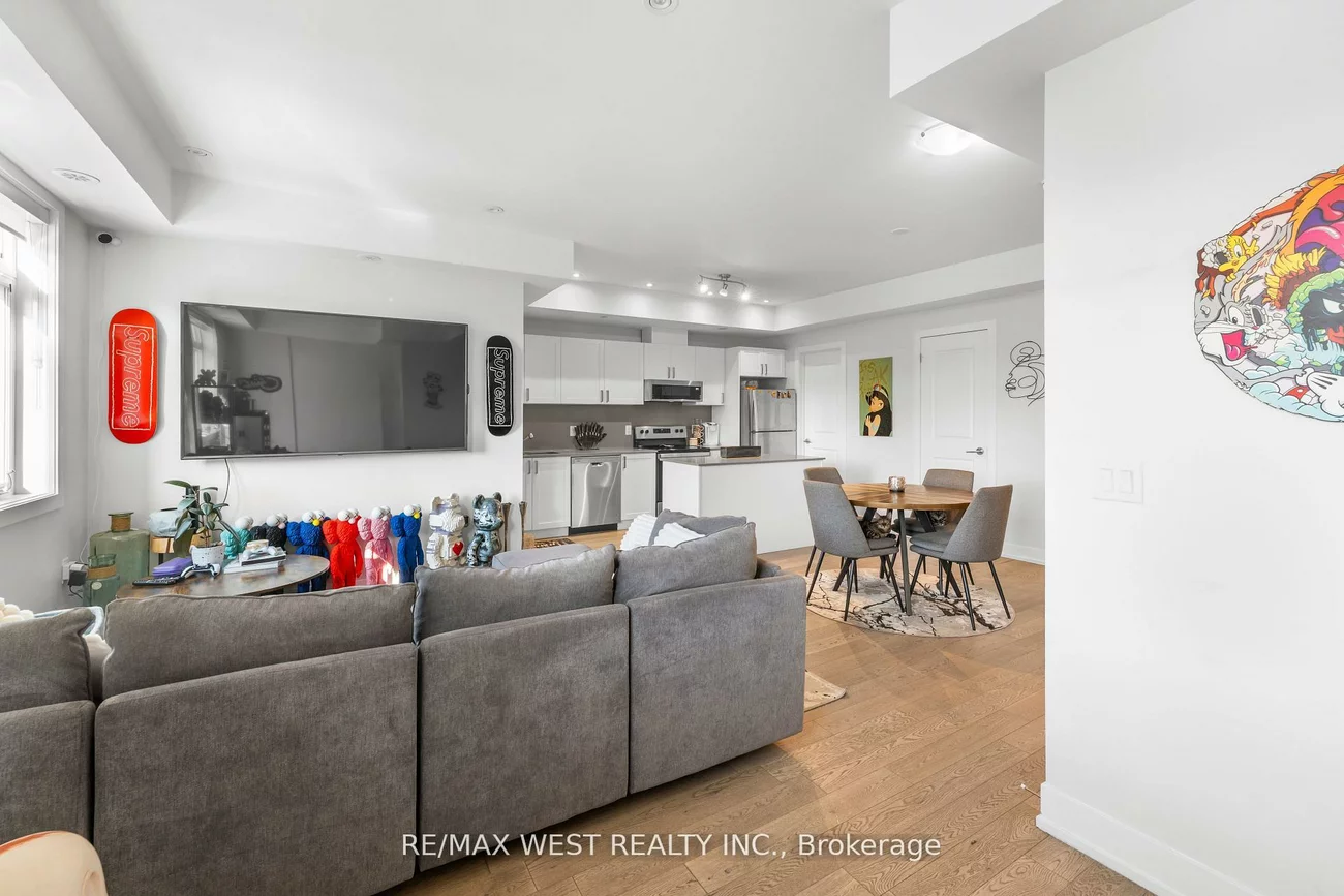 1062, Douglas McCurdy, Lakeview, Mississauga