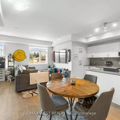 1062, Douglas McCurdy, Lakeview, Mississauga