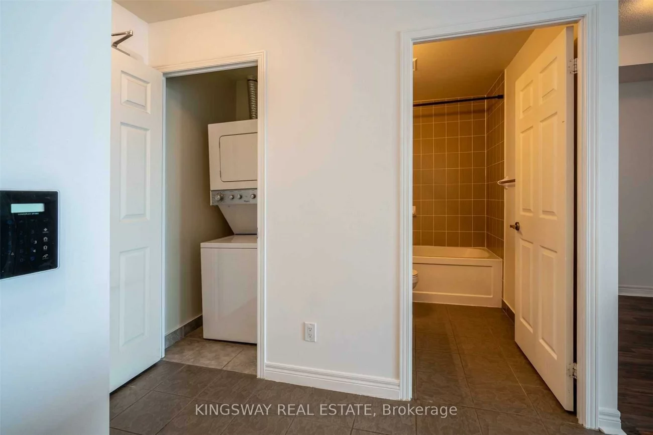 339, Rathburn, City Centre, Mississauga