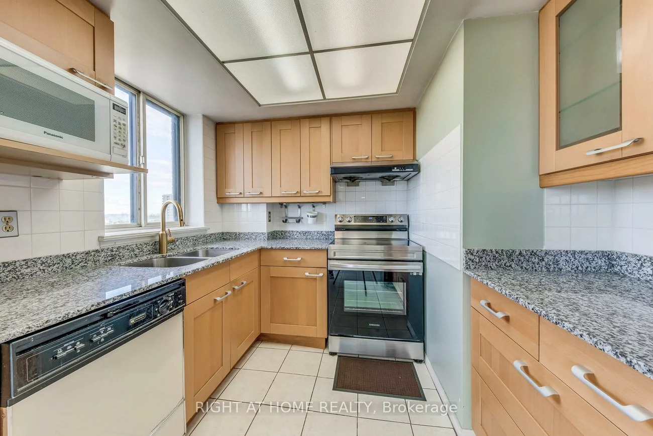 1360, Rathburn, Rathwood, Mississauga