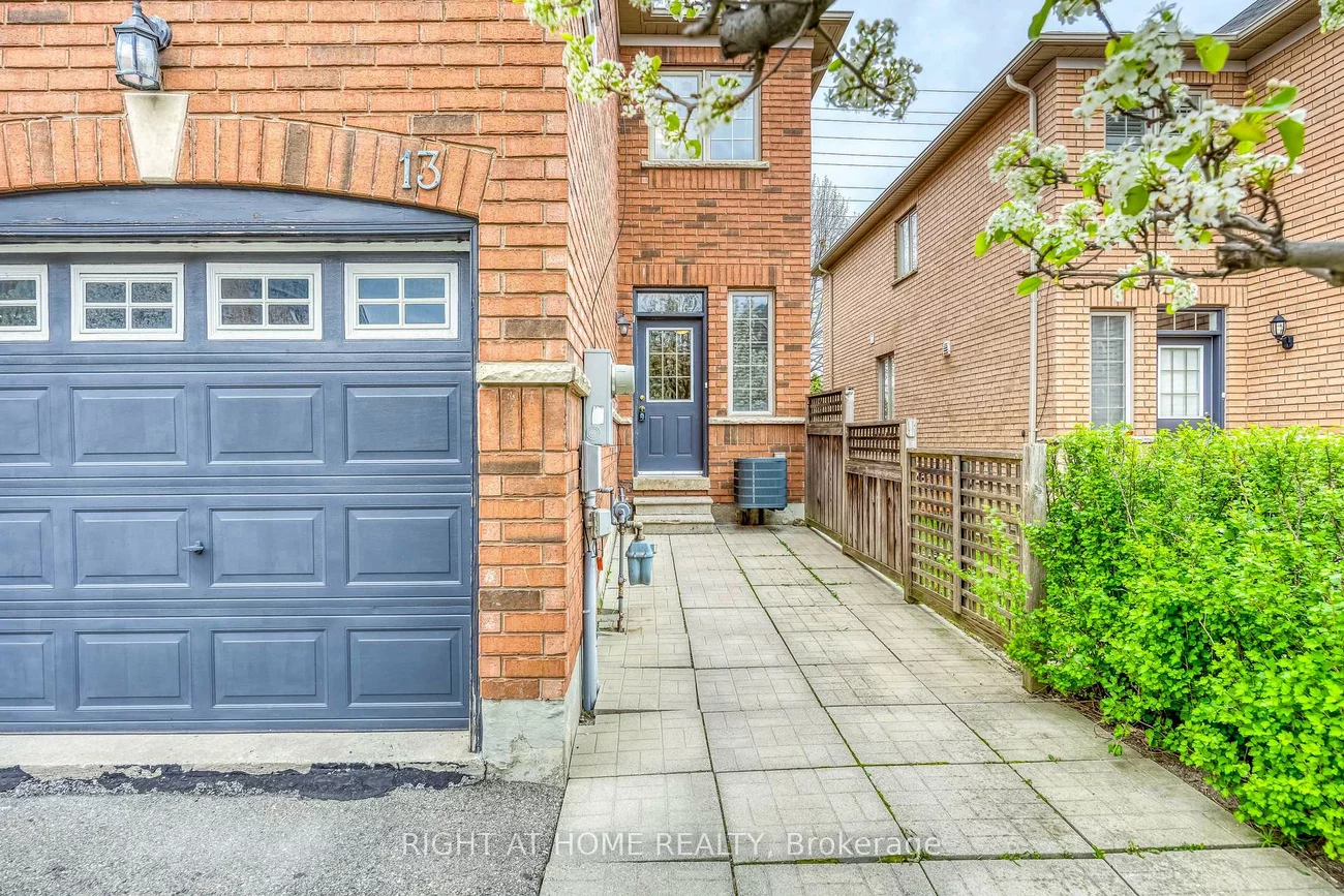 1015, Galesway, East Credit, Mississauga