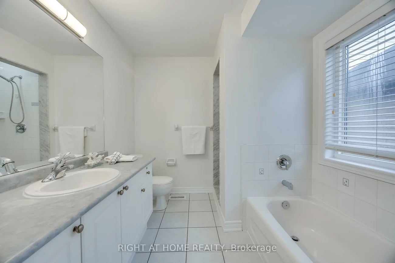 1015, Galesway, East Credit, Mississauga
