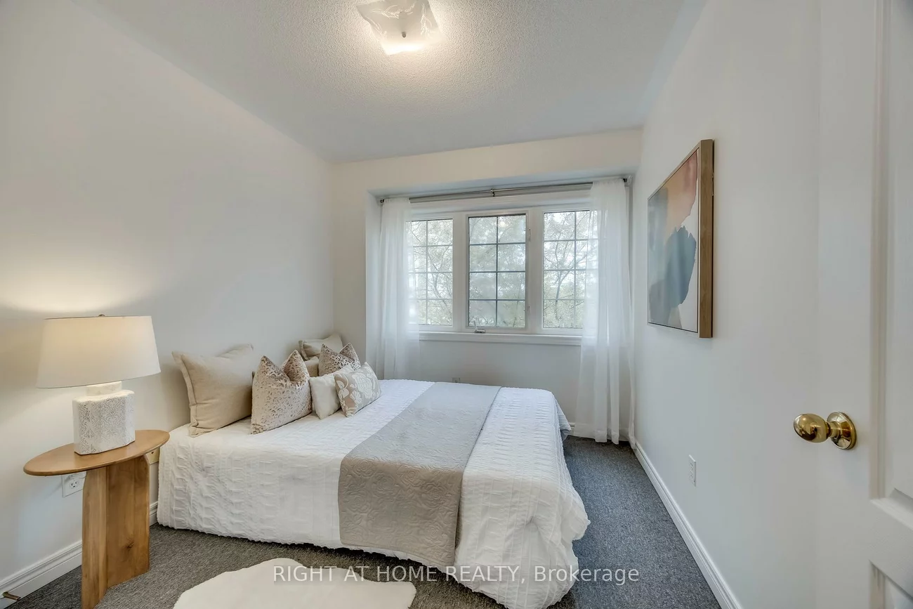 1015, Galesway, East Credit, Mississauga