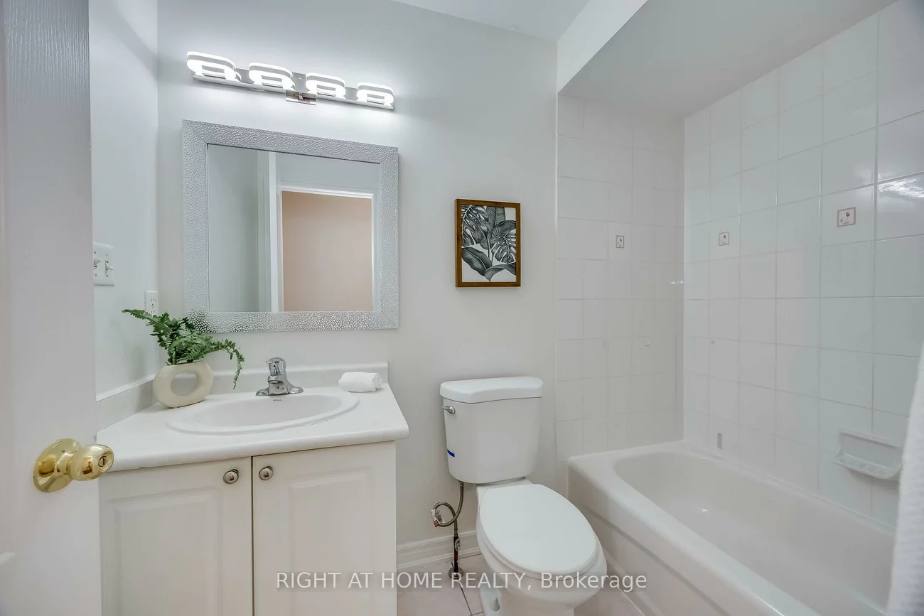 1015, Galesway, East Credit, Mississauga
