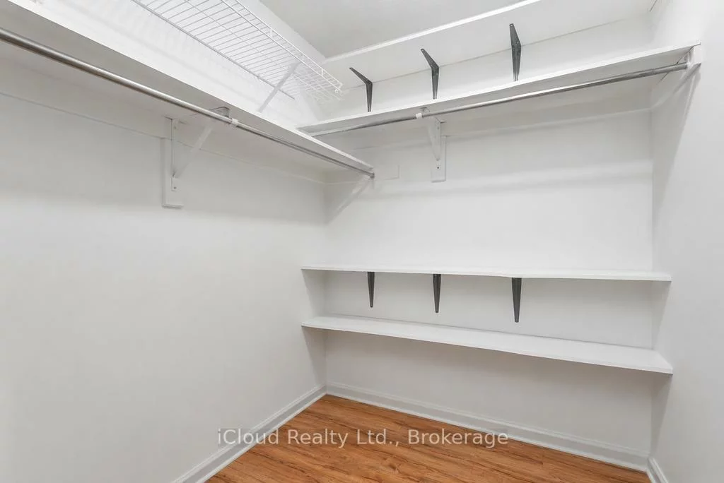 1480, Britannia, East Credit, Mississauga
