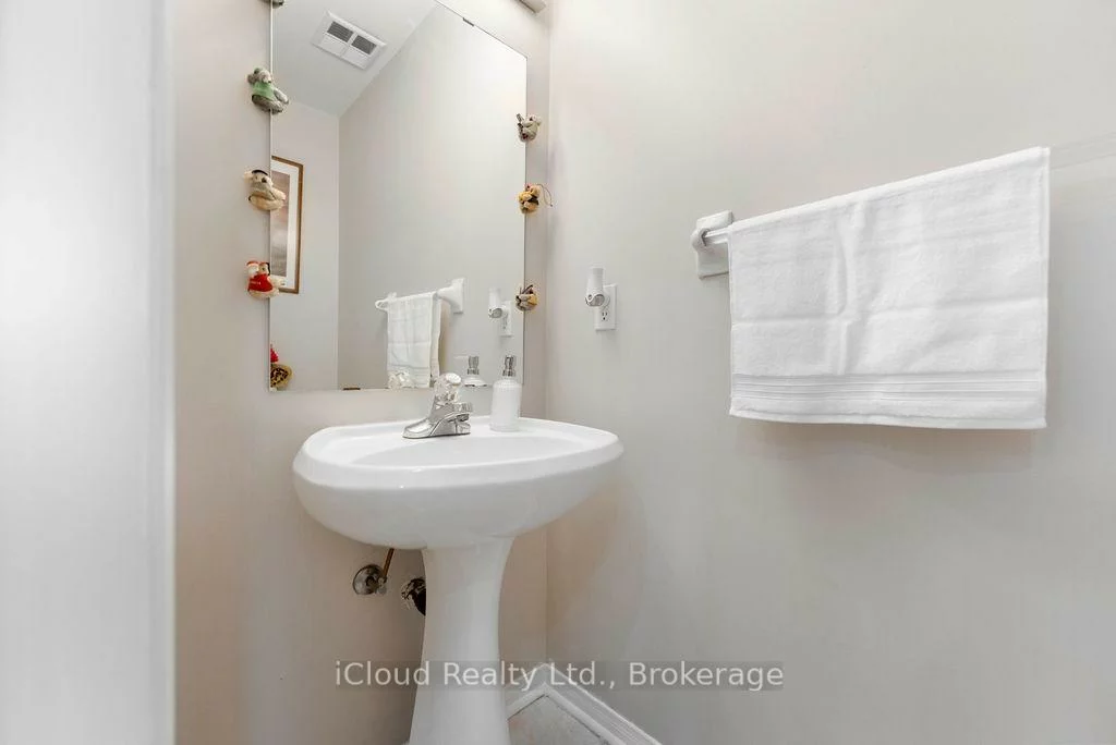 1480, Britannia, East Credit, Mississauga
