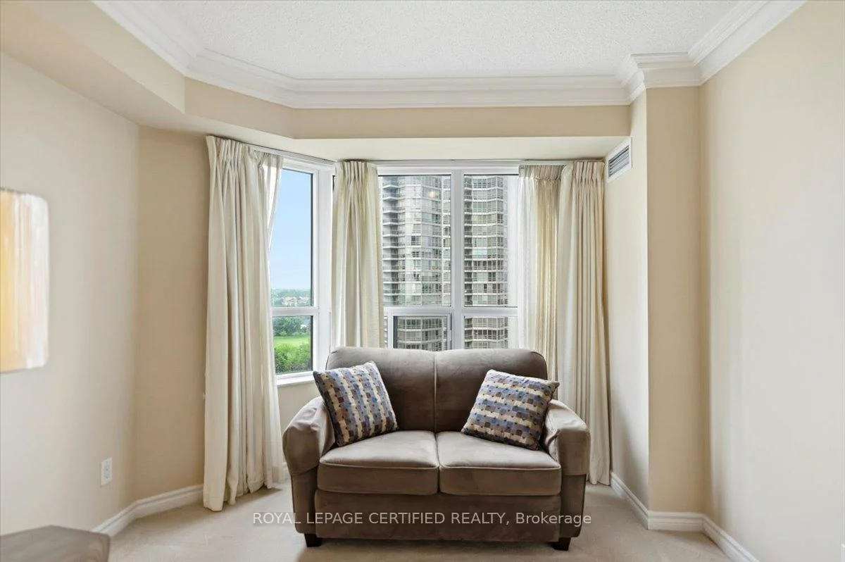 25, Kingsbridge Garden, Hurontario, Mississauga