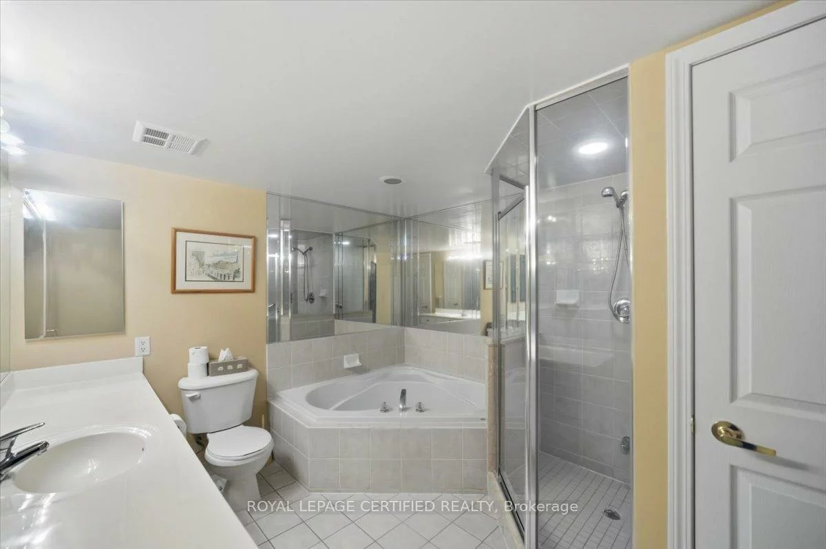 25, Kingsbridge Garden, Hurontario, Mississauga