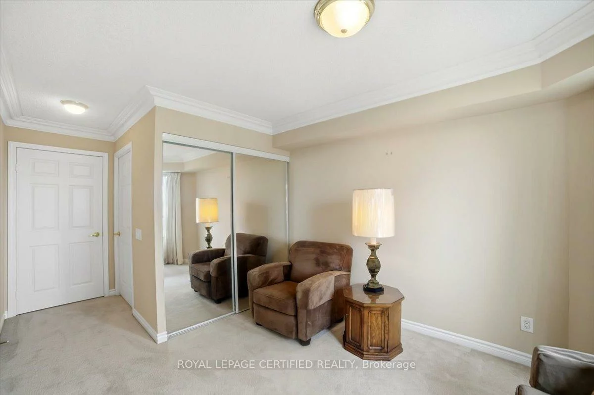 25, Kingsbridge Garden, Hurontario, Mississauga