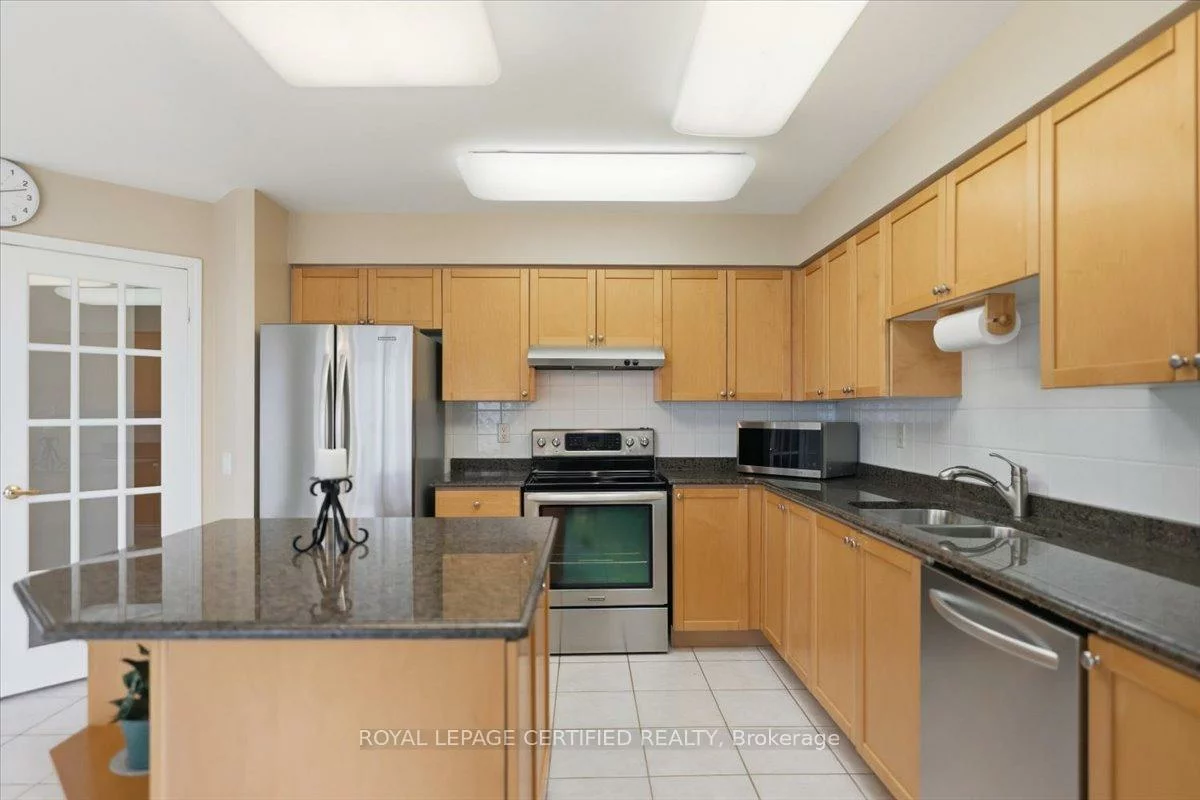 25, Kingsbridge Garden, Hurontario, Mississauga