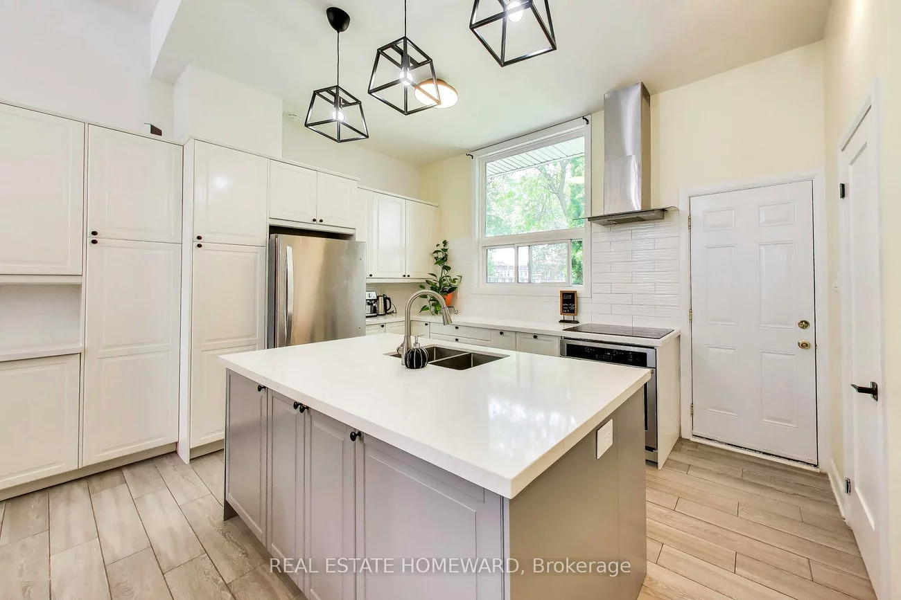 7251, Copenhagen, Meadowvale, Mississauga