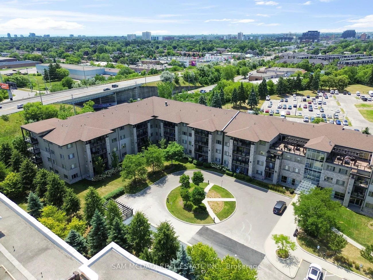 570, Lolita, Mississauga Valleys, Mississauga