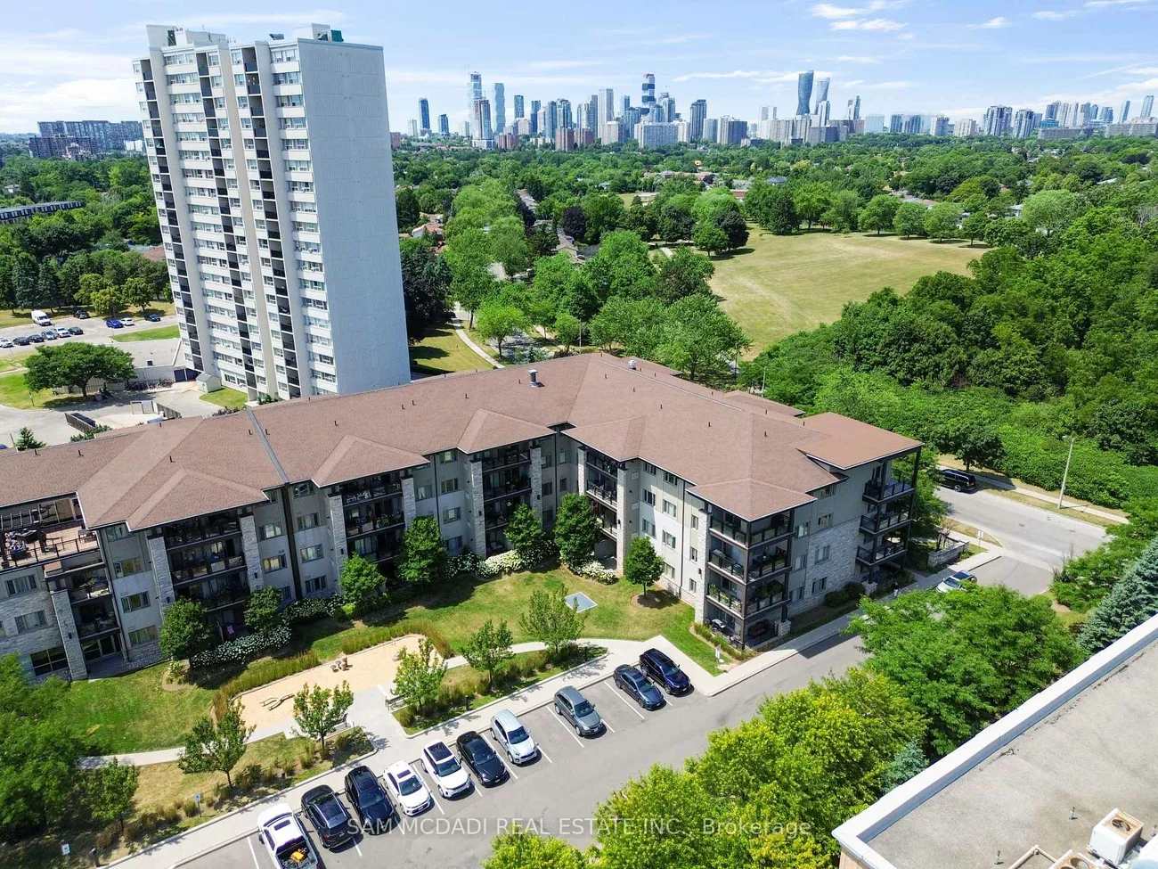 570, Lolita, Mississauga Valleys, Mississauga
