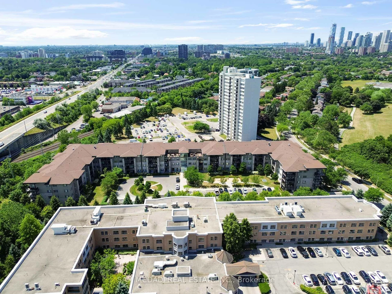 570, Lolita, Mississauga Valleys, Mississauga