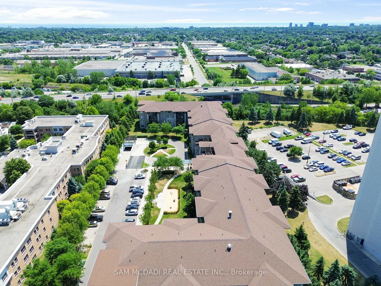 570, Lolita, Mississauga Valleys, Mississauga