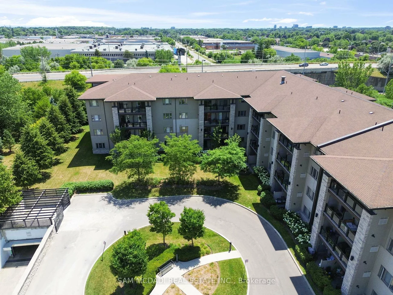 570, Lolita, Mississauga Valleys, Mississauga