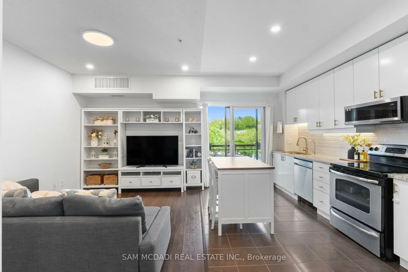 570, Lolita, Mississauga Valleys, Mississauga