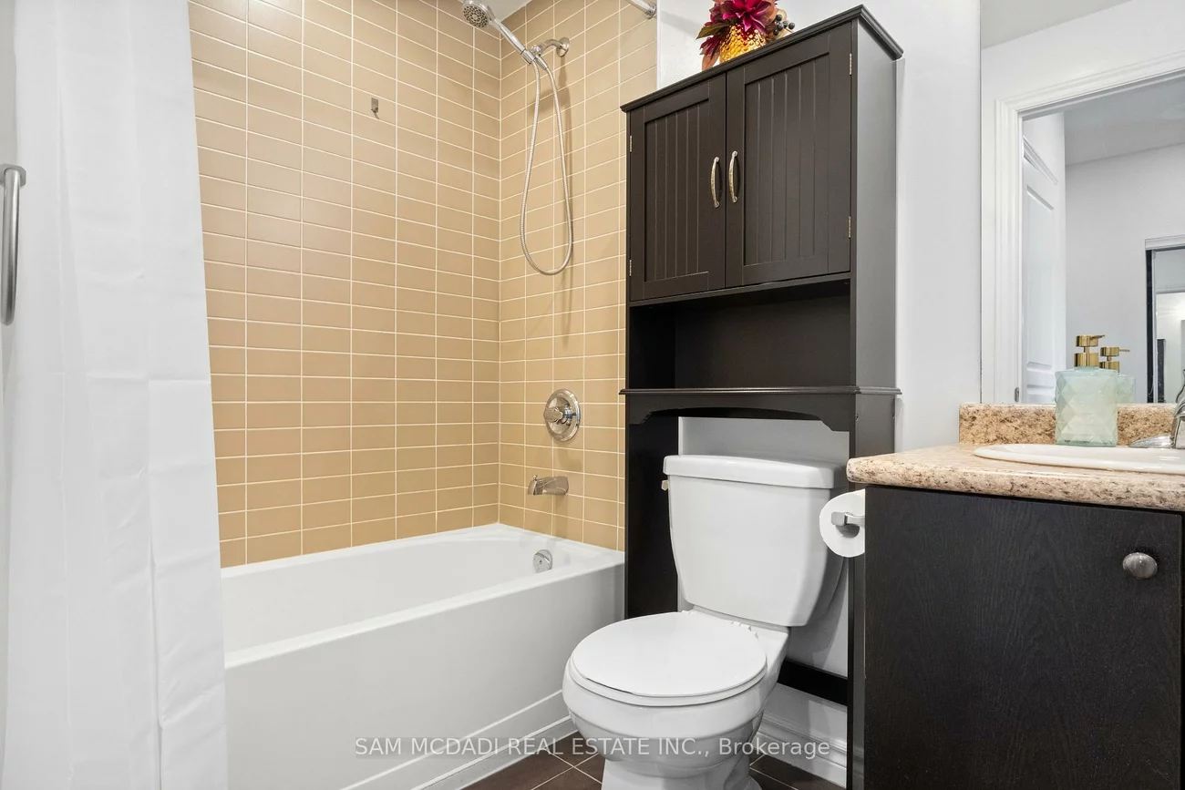 570, Lolita, Mississauga Valleys, Mississauga