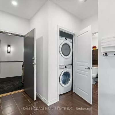 570, Lolita, Mississauga Valleys, Mississauga